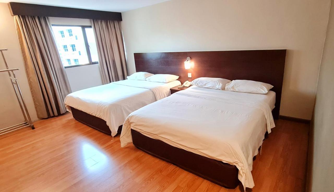 Pp Hotel By Moxy George Town Exteriör bild