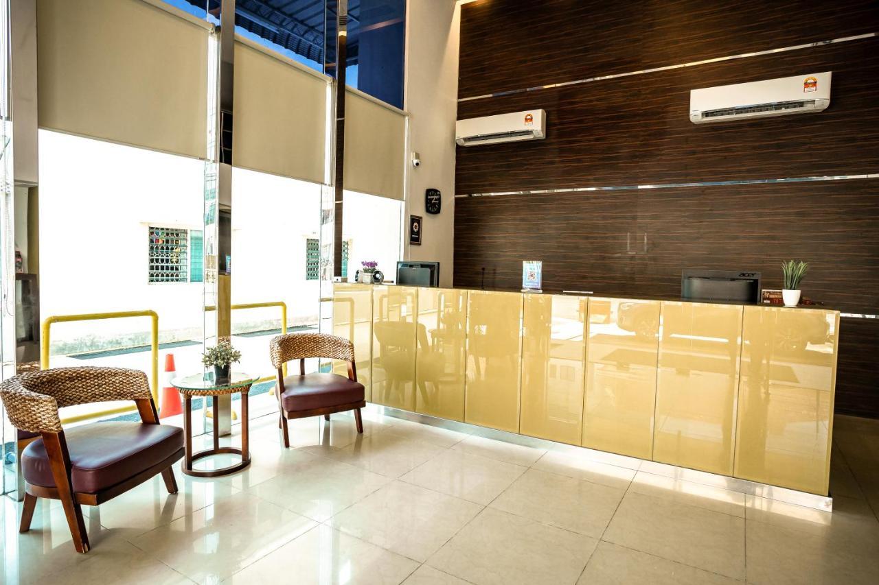 Pp Hotel By Moxy George Town Exteriör bild