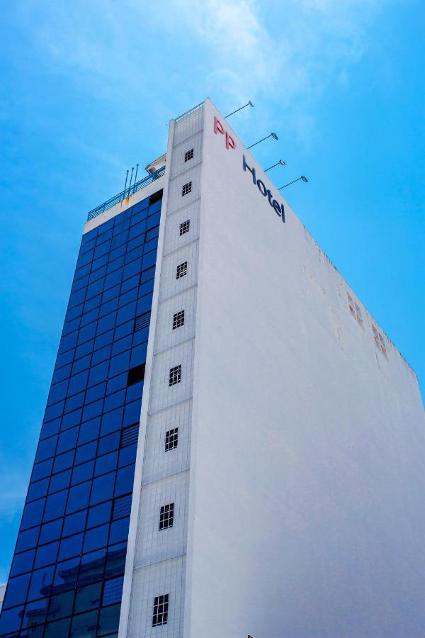 Pp Hotel By Moxy George Town Exteriör bild