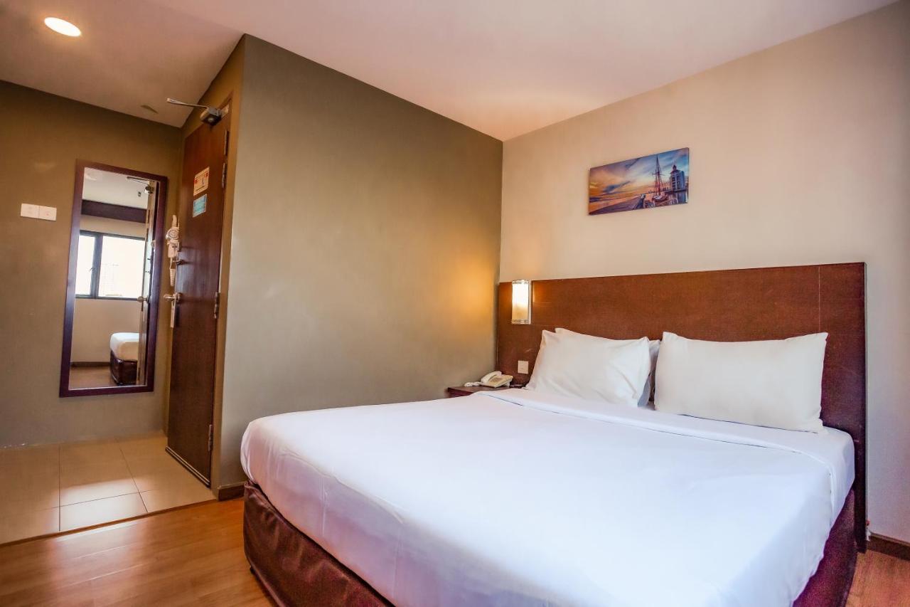 Pp Hotel By Moxy George Town Exteriör bild