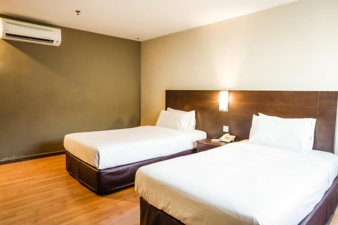 Pp Hotel By Moxy George Town Exteriör bild